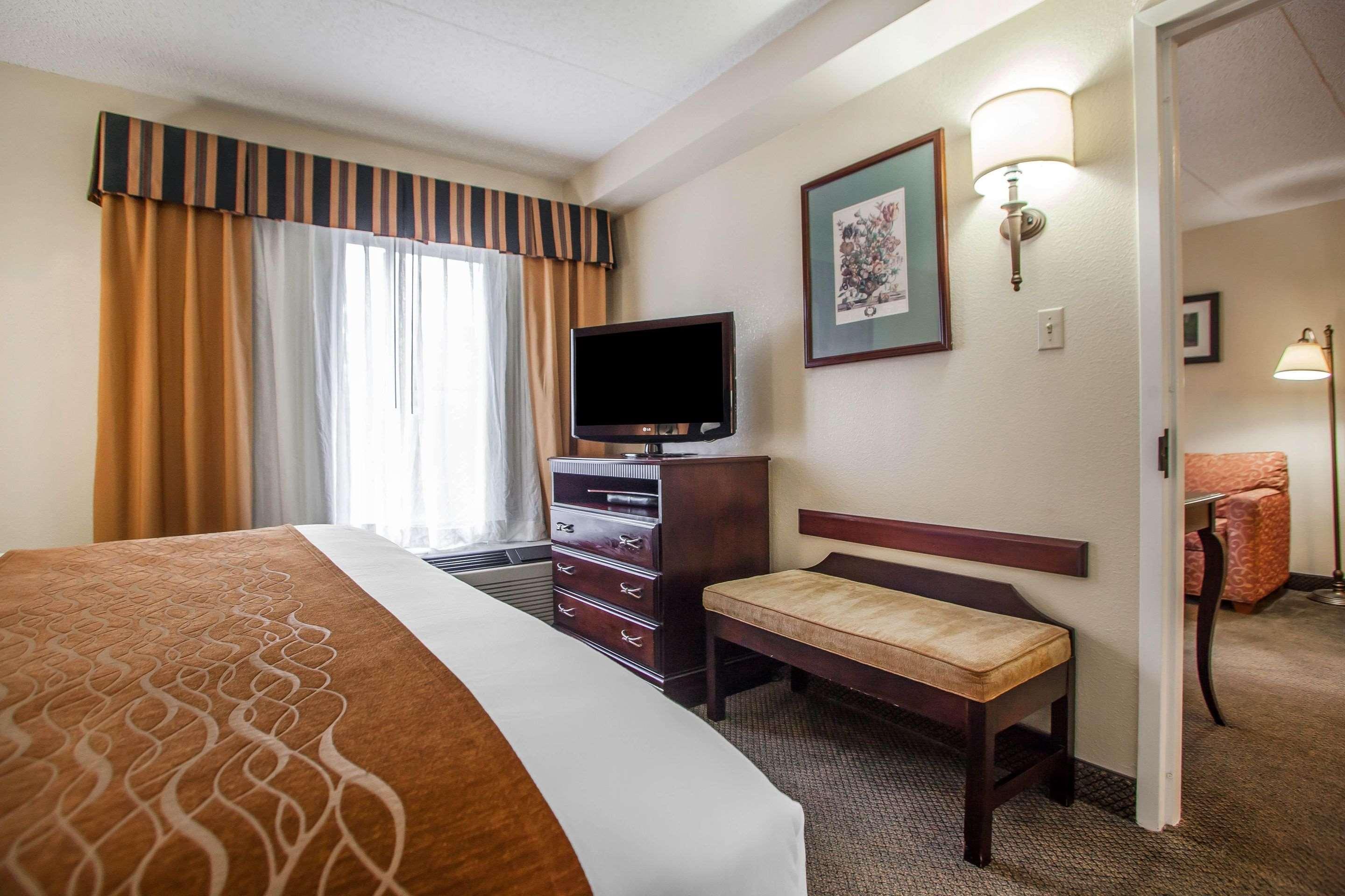 Comfort Inn & Suites Somerset - New Brunswick Εξωτερικό φωτογραφία